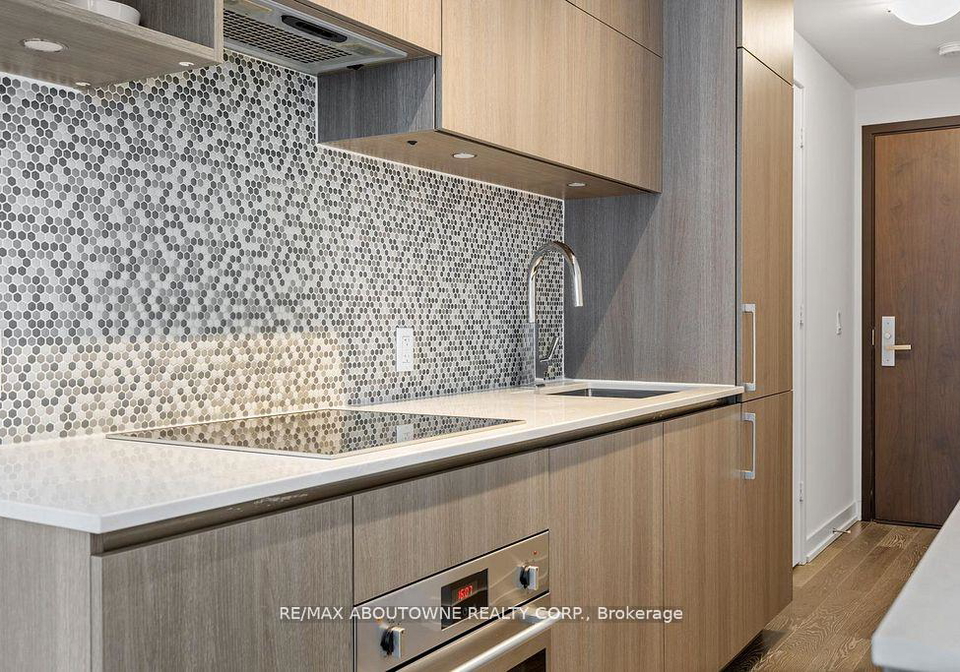 1-yorkville-avenue-toronto-toronto-ontario-c13592318