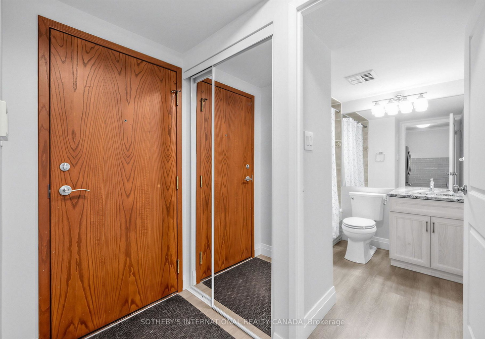 10-queens-quay-w-toronto-toronto-ontario-c13592804