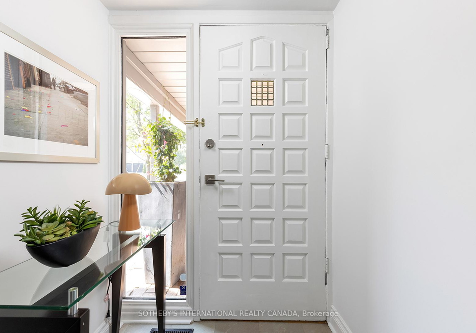 60-doonaree-drive-toronto-north-york-ontario-c13593674