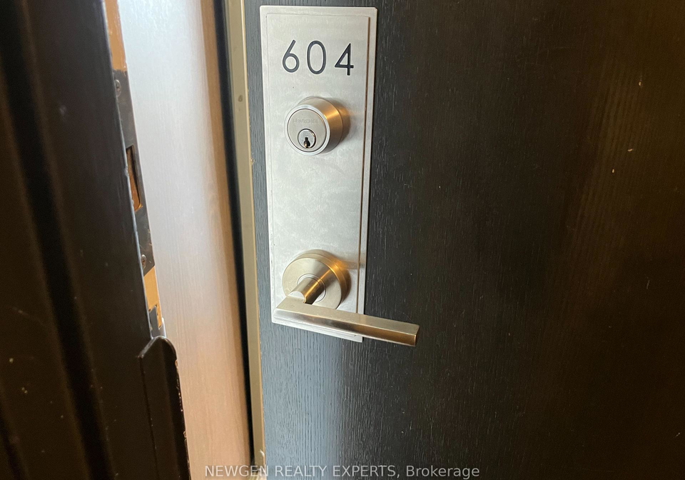 15-vicora-linkway-way-toronto-east-york-ontario-c13594158