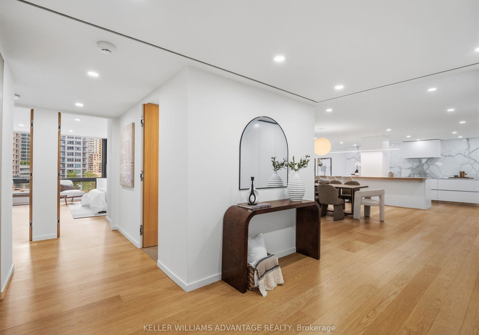 1166-bay-street-toronto-toronto-ontario-c13594260