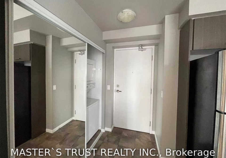 832-bay-street-toronto-toronto-ontario-c13594288