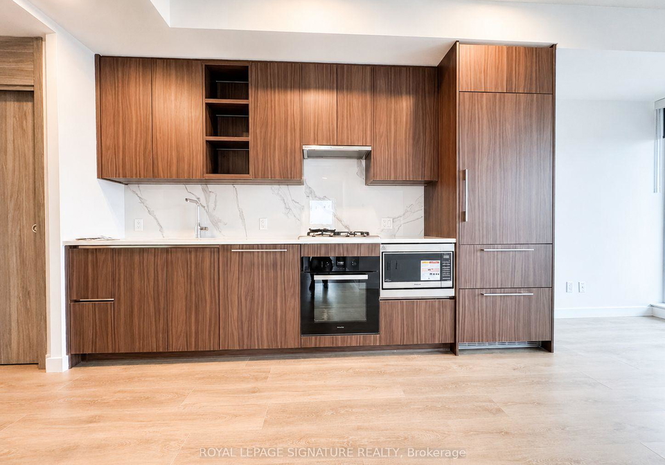 18-esther-shiner-boulevard-toronto-north-york-ontario-c13594342