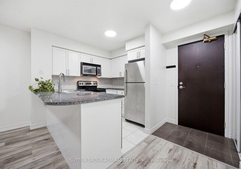30-grand-trunk-crescent-toronto-toronto-ontario-c13594604