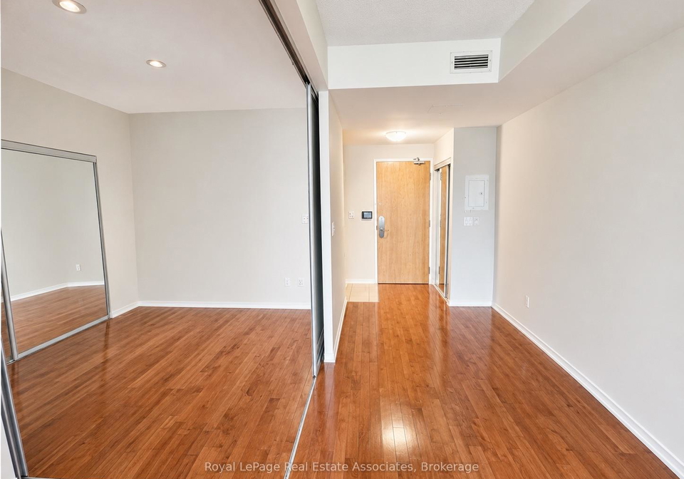 65-bremner-boulevard-toronto-toronto-ontario-c13594678