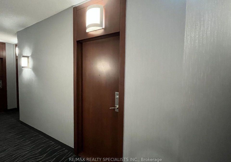 1121-bay-street-toronto-toronto-ontario-c13594722