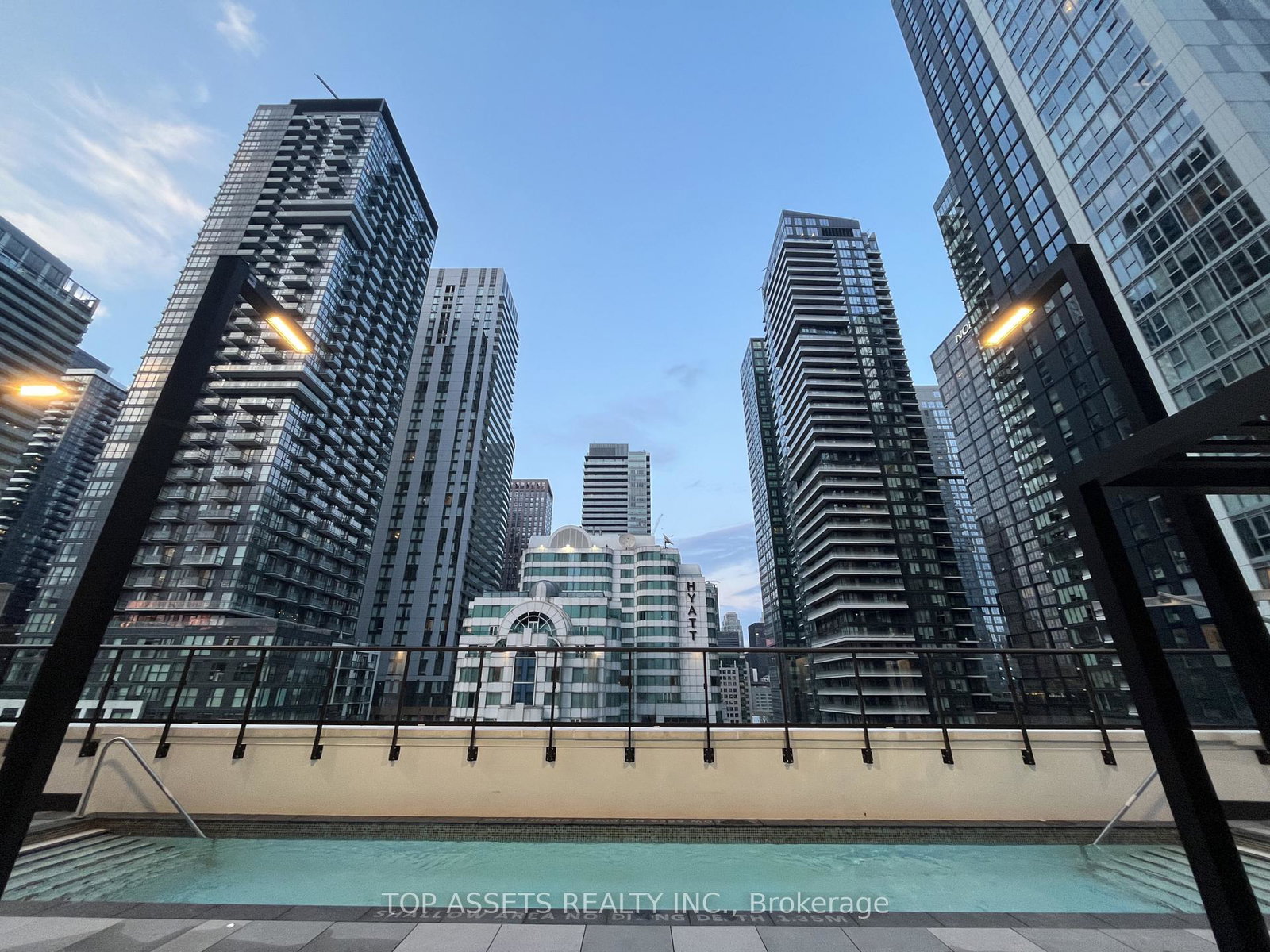 400-king-street-w-toronto-toronto-ontario-c13594910