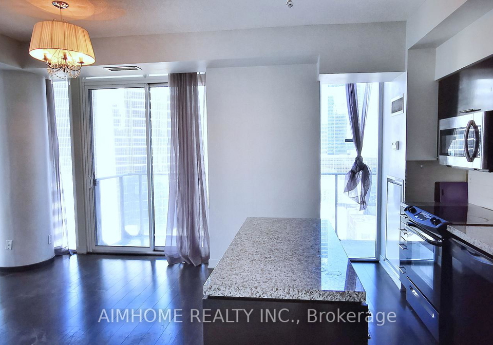 126-simcoe-street-toronto-toronto-ontario-c13595604