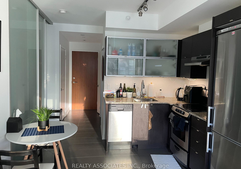 170-fort-york-boulevard-toronto-toronto-ontario-c13595846