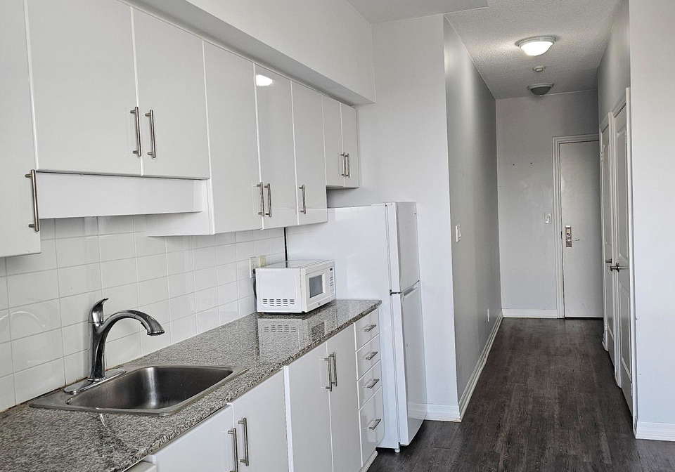 30-herons-hill-way-toronto-north-york-ontario-c13596050