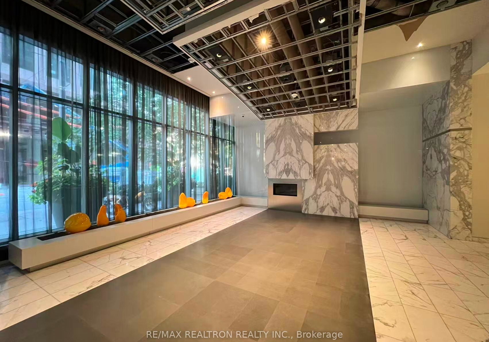 8-charlotte-street-toronto-toronto-ontario-c13596108