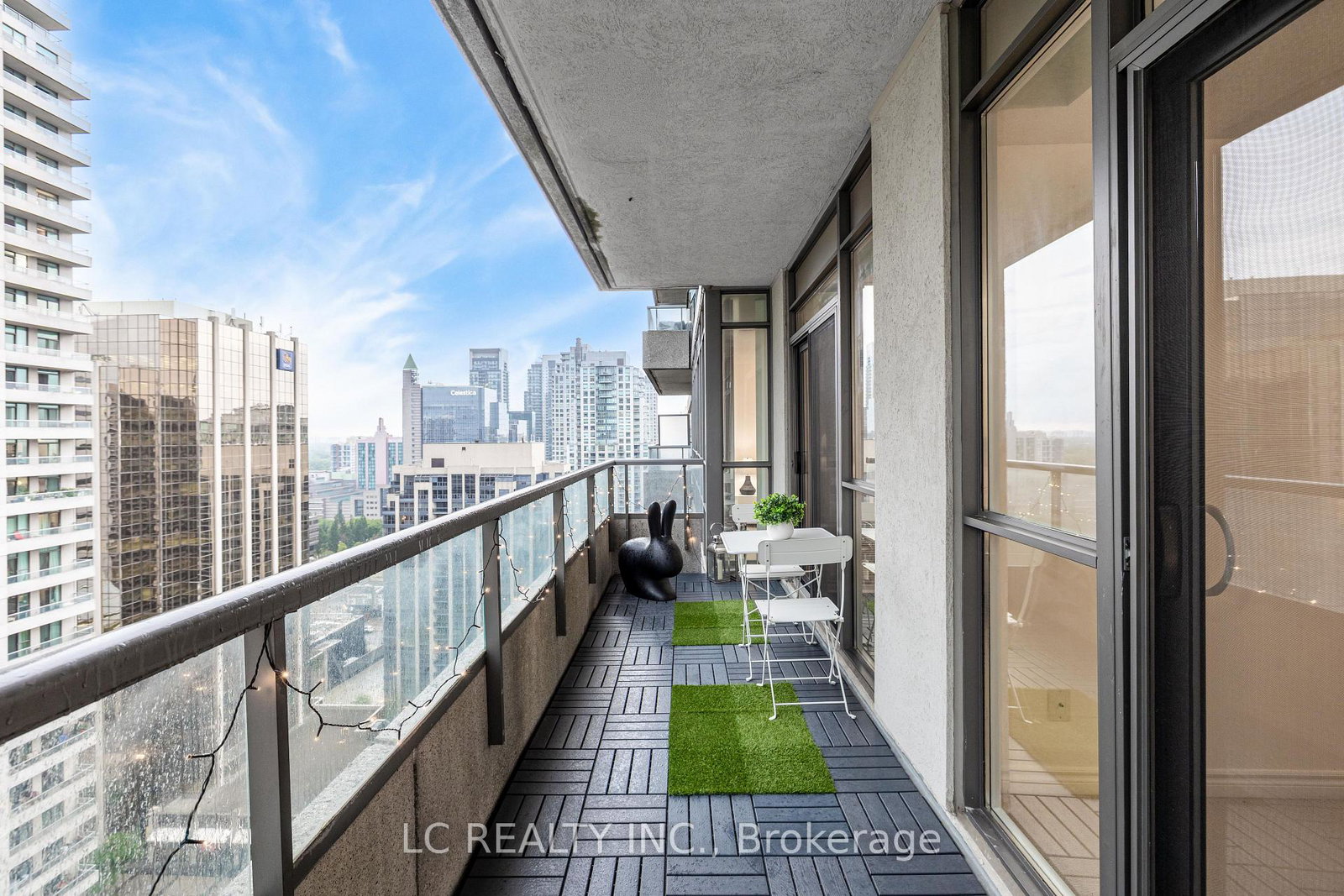 35-hollywood-avenue-toronto-north-york-ontario-c13596134