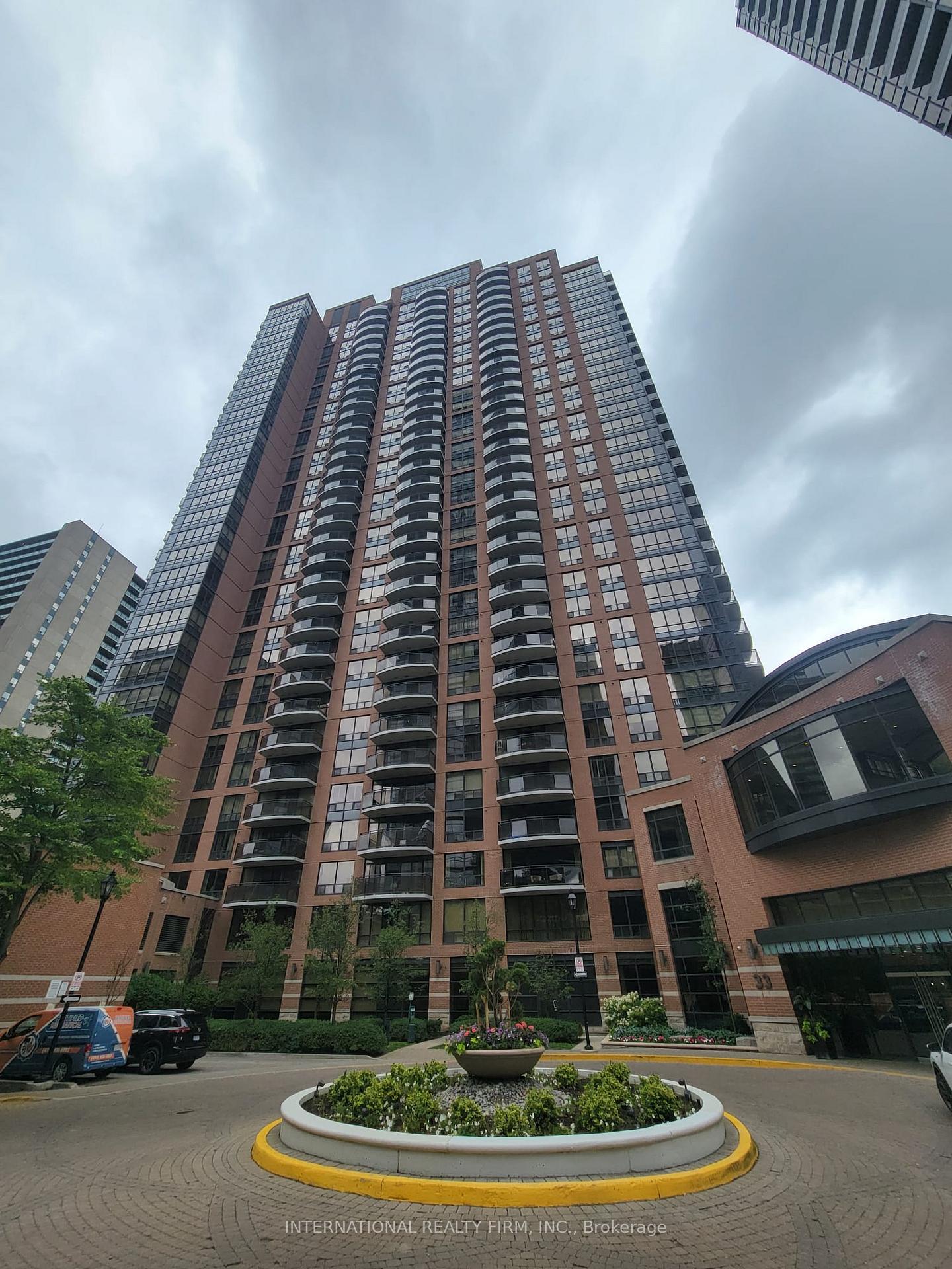 33-sheppard-avenue-e-toronto-north-york-ontario-c13596966