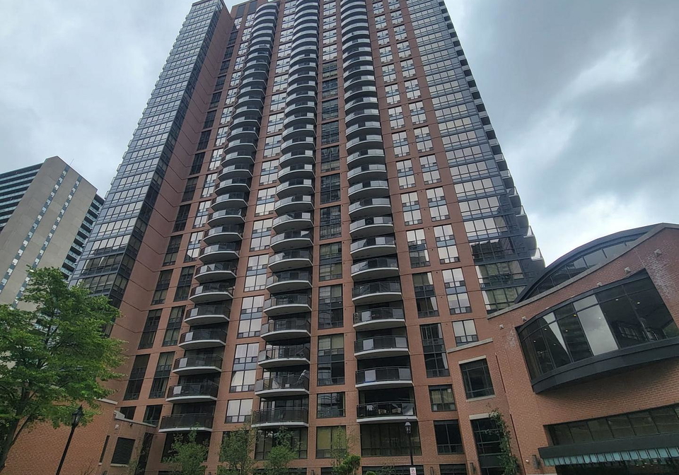33-sheppard-avenue-e-toronto-north-york-ontario-c13596966