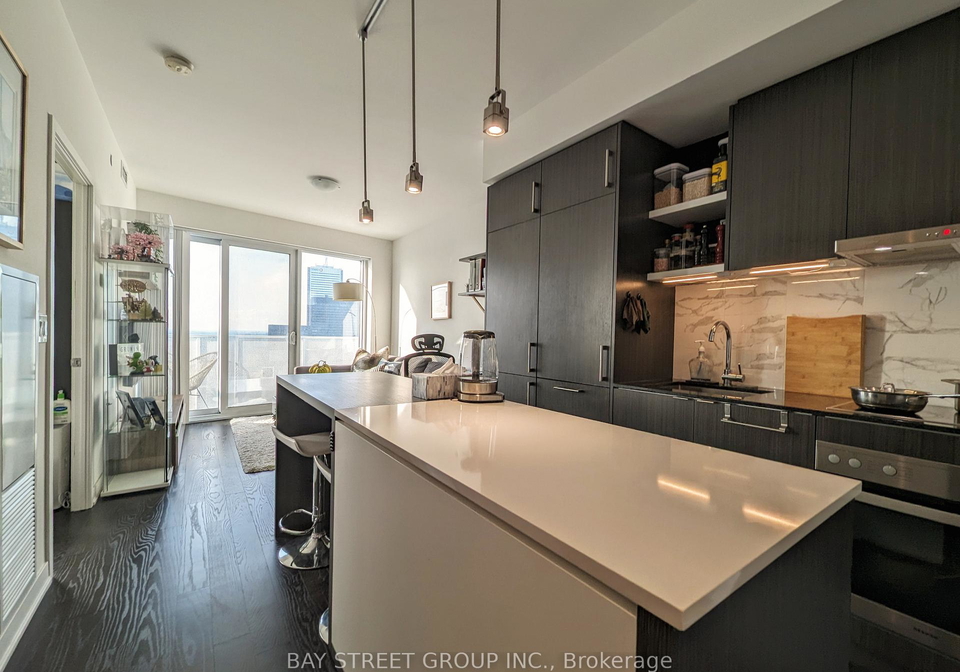 100-harbour-street-toronto-toronto-ontario-c13597276