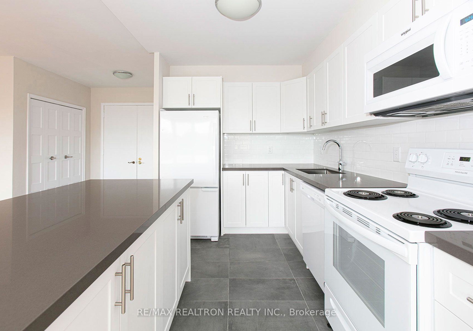10-shallmar-boulevard-toronto-toronto-ontario-c13597306