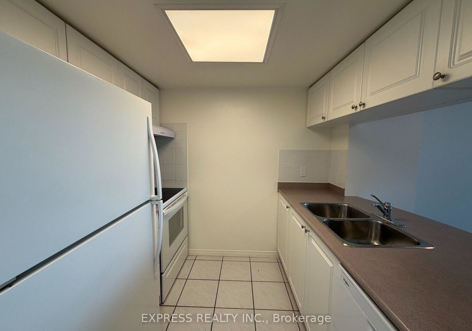 8-hillcrest-avenue-toronto-north-york-ontario-c13597580
