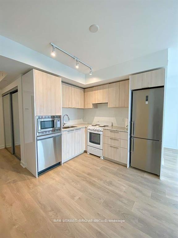 501-yonge-street-toronto-toronto-ontario-c13599596