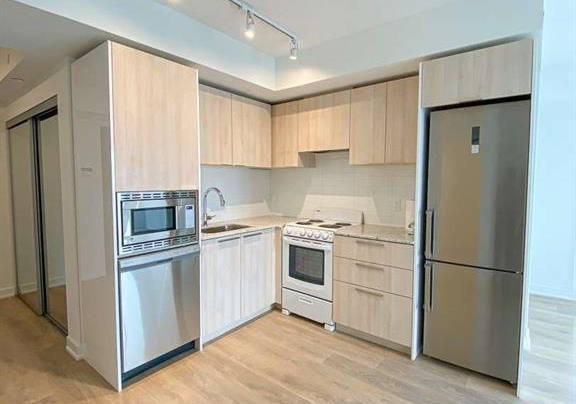 501-yonge-street-toronto-toronto-ontario-c13599596