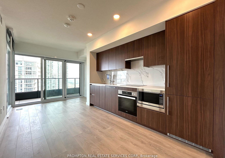 1-concord-cityplace-way-toronto-toronto-ontario-c13600260