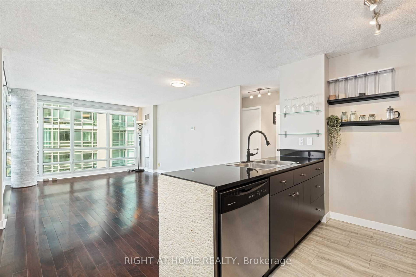381-front-street-toronto-toronto-ontario-c13600722