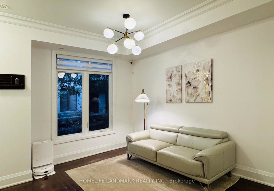 7-oakburn-crescent-toronto-north-york-ontario-c13600790