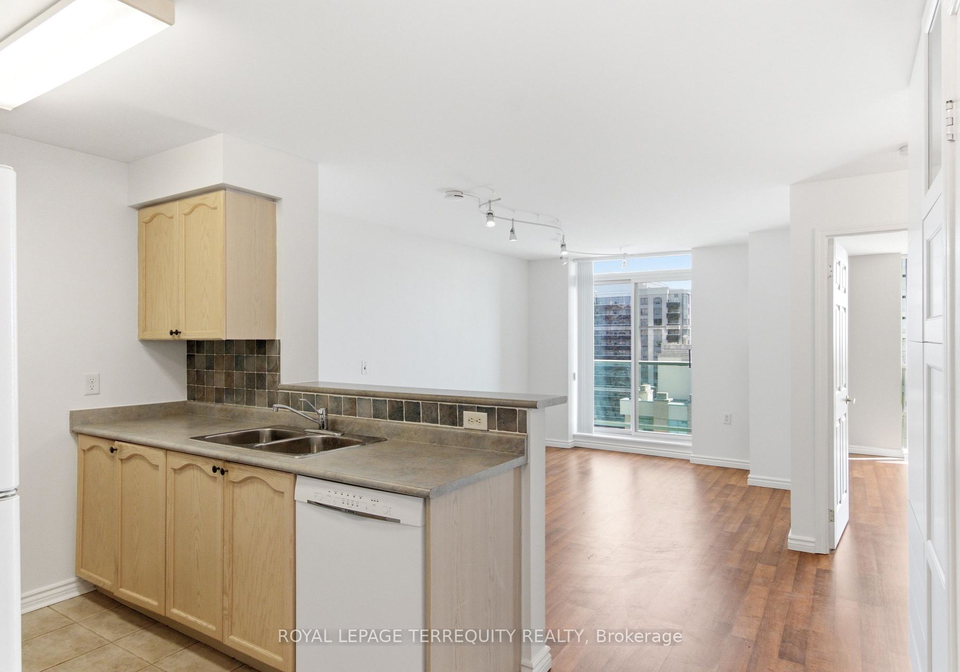 20-olive-avenue-toronto-north-york-ontario-c13601184