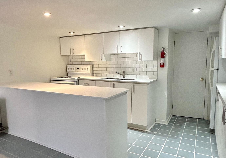 375-palmerston-boulevard-toronto-toronto-ontario-c13601438