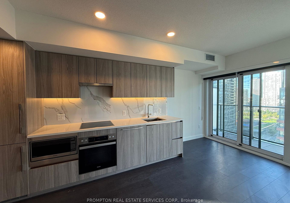 3-concord-cityplace-way-toronto-toronto-ontario-c13601600