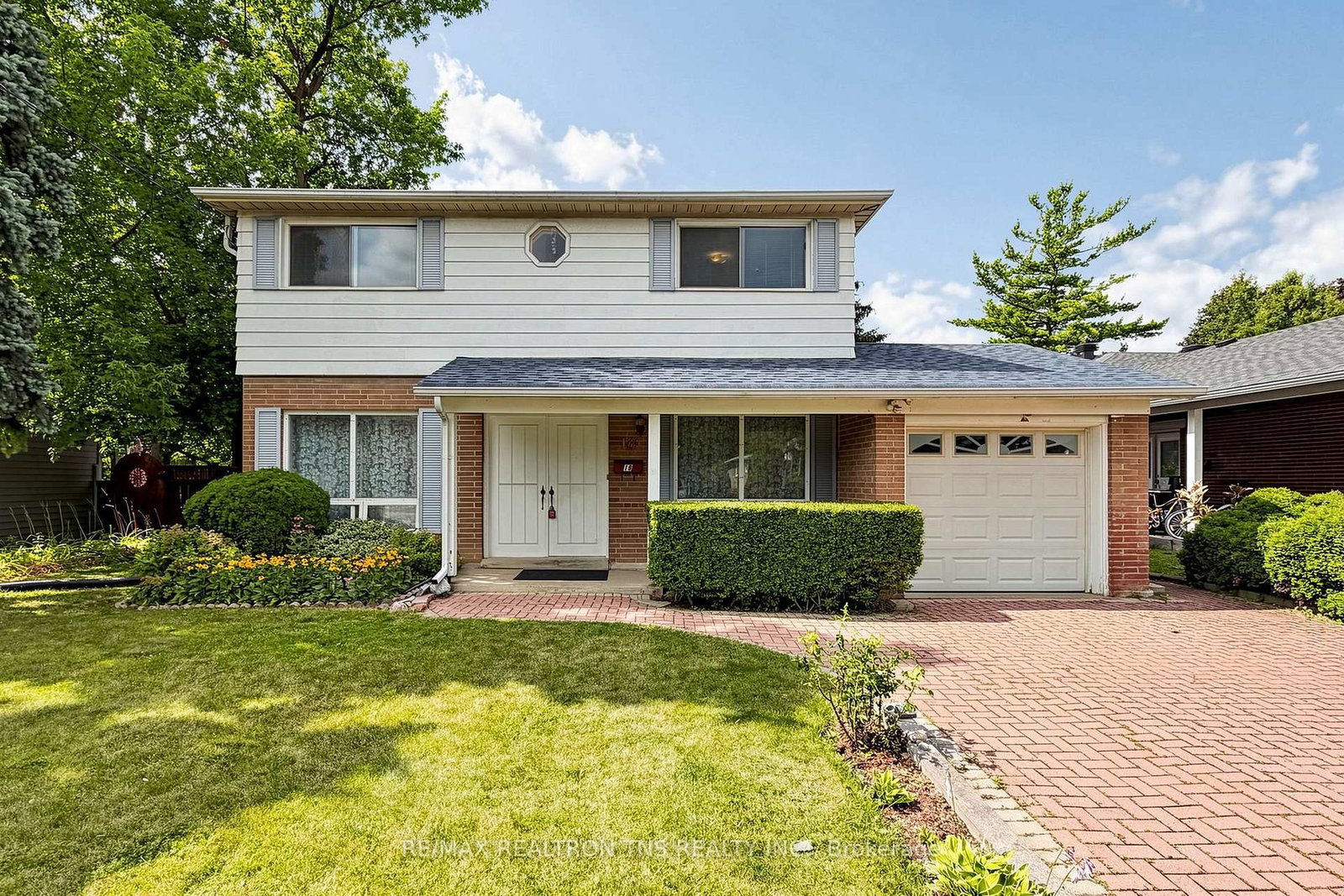 18-lisburn-crescent-n-toronto-north-york-ontario-c13601766