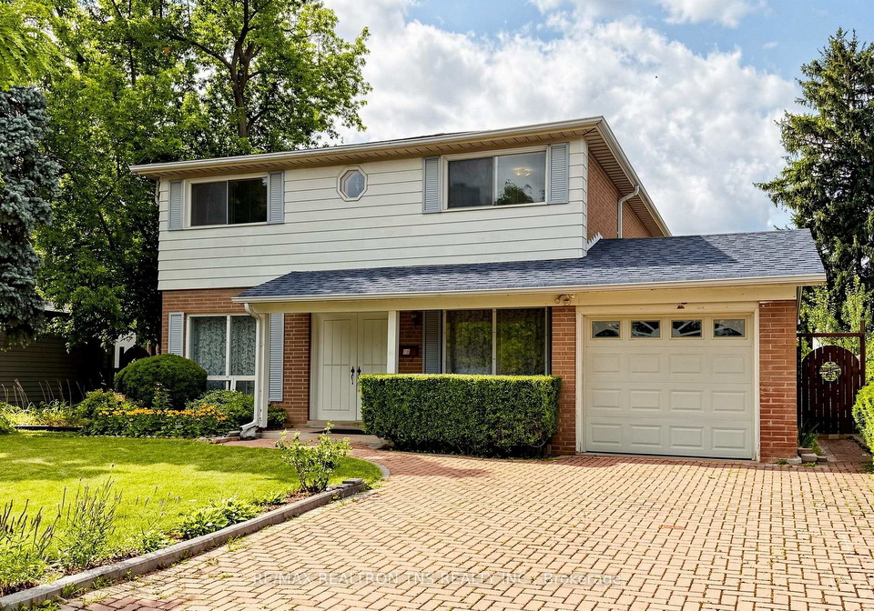 18-lisburn-crescent-n-toronto-north-york-ontario-c13601766
