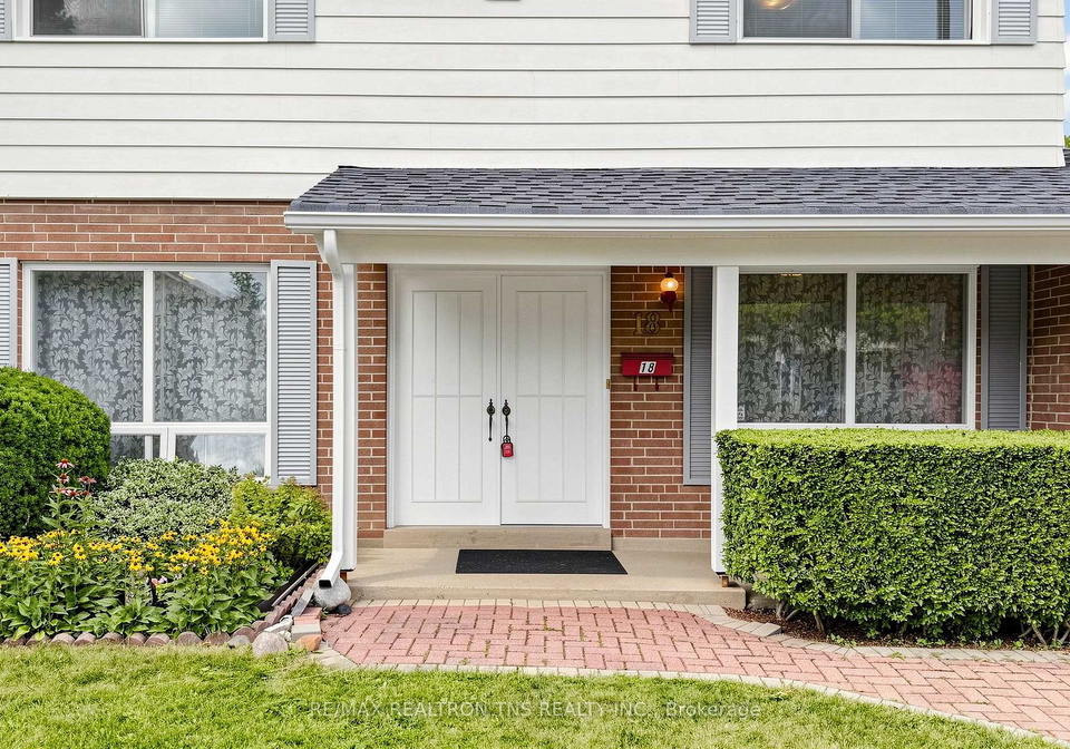 18-lisburn-crescent-n-toronto-north-york-ontario-c13601766