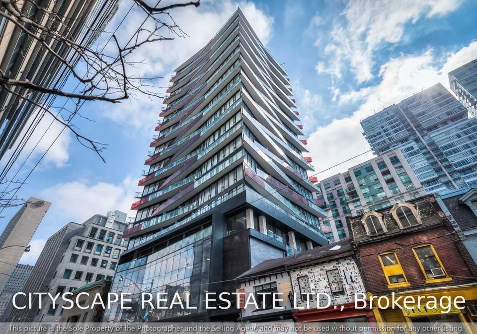 215-queen-street-w-toronto-toronto-ontario-c13602214