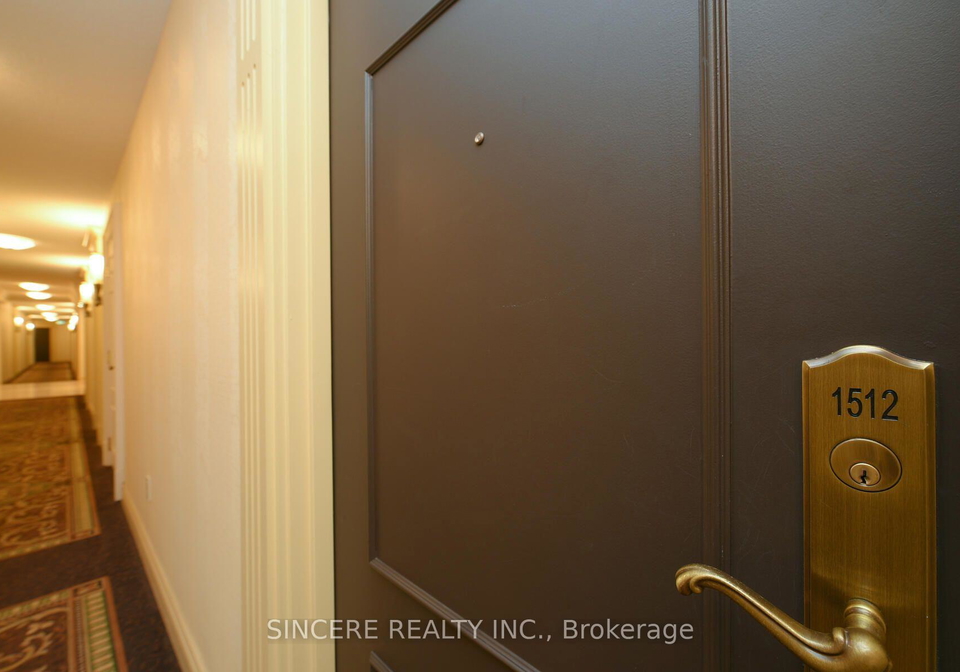 18-sommerset-way-toronto-north-york-ontario-c13602420