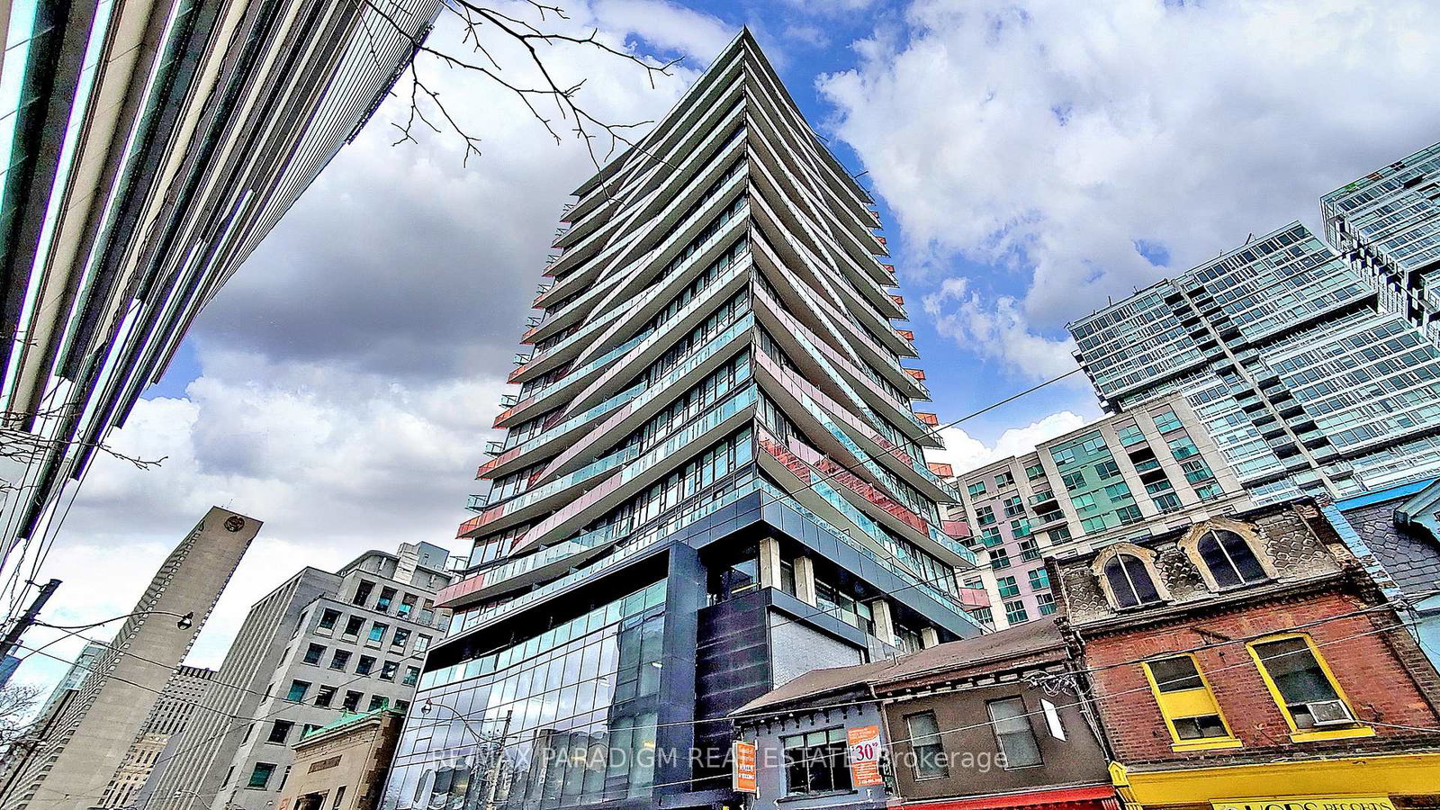 215-queen-street-w-toronto-toronto-ontario-c13602768
