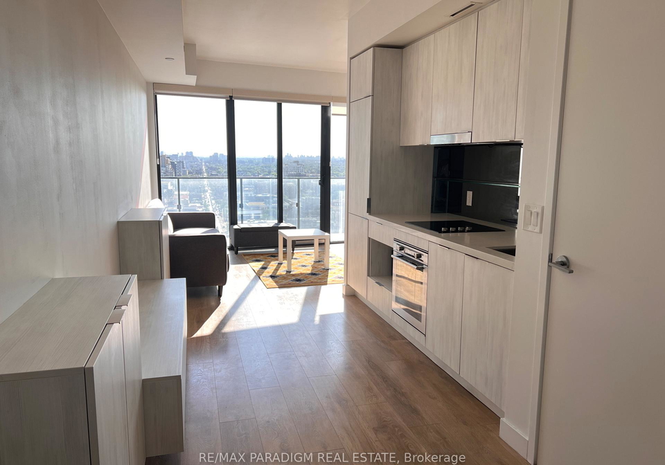 215-queen-street-w-toronto-toronto-ontario-c13602768