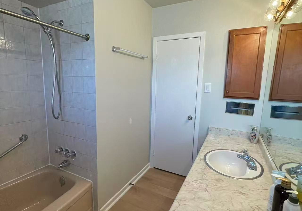 23-corning-road-e-toronto-north-york-ontario-c13603038