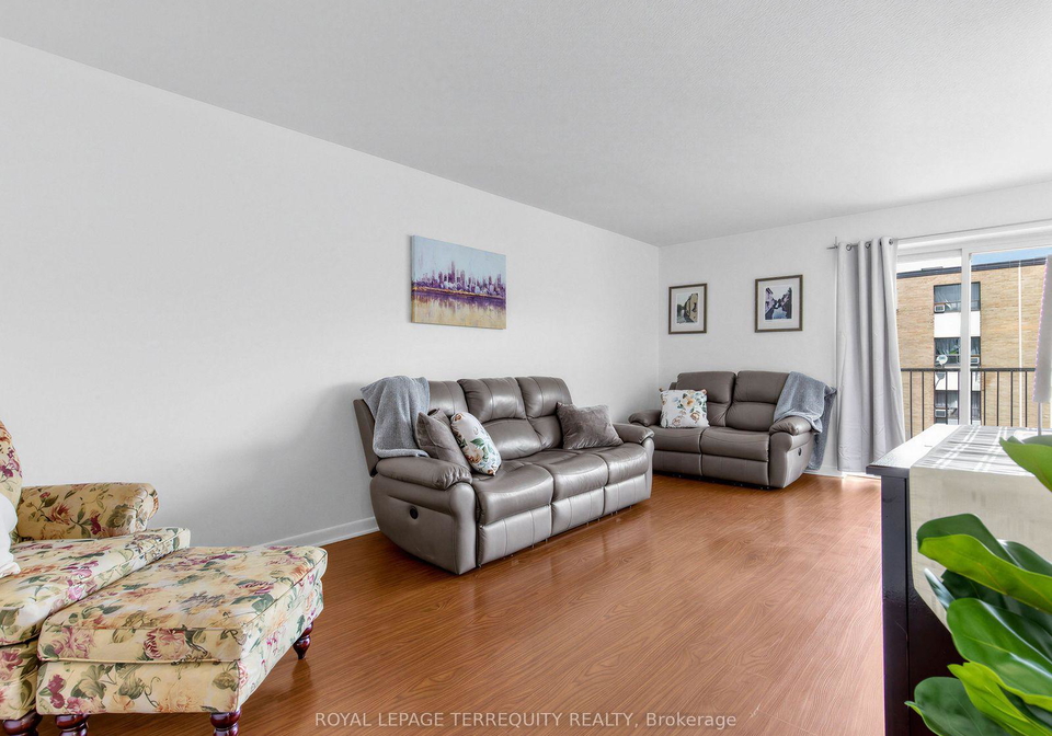 8-kingsbridge-court-toronto-toronto-ontario-c13603166