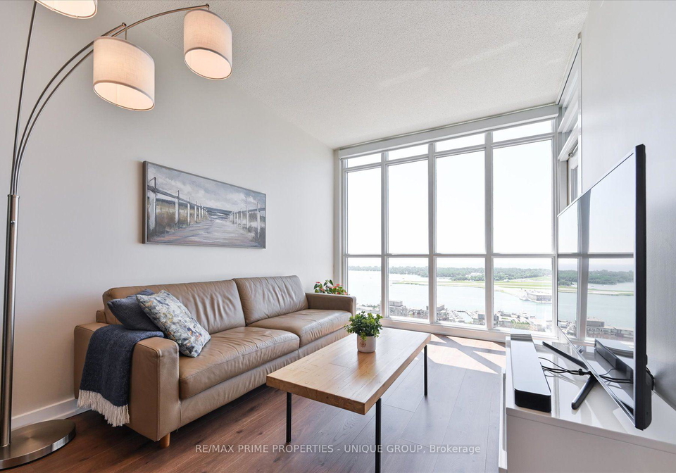 15-iceboat-terrace-toronto-toronto-ontario-c13603476