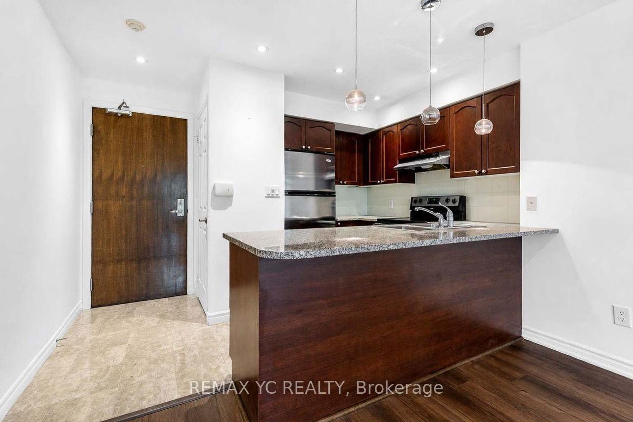 35-hollywood-avenue-toronto-north-york-ontario-c13603928