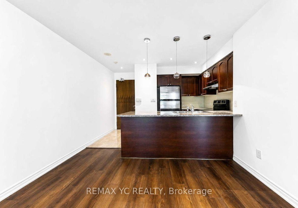 35-hollywood-avenue-toronto-north-york-ontario-c13603928