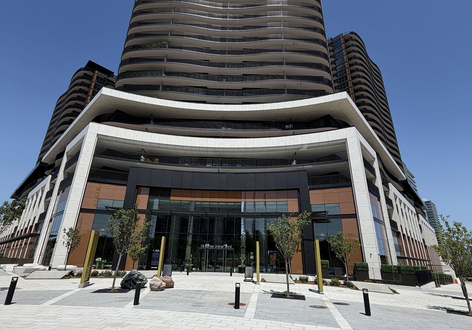 18-esther-shiner-boulevard-toronto-north-york-ontario-c13604708