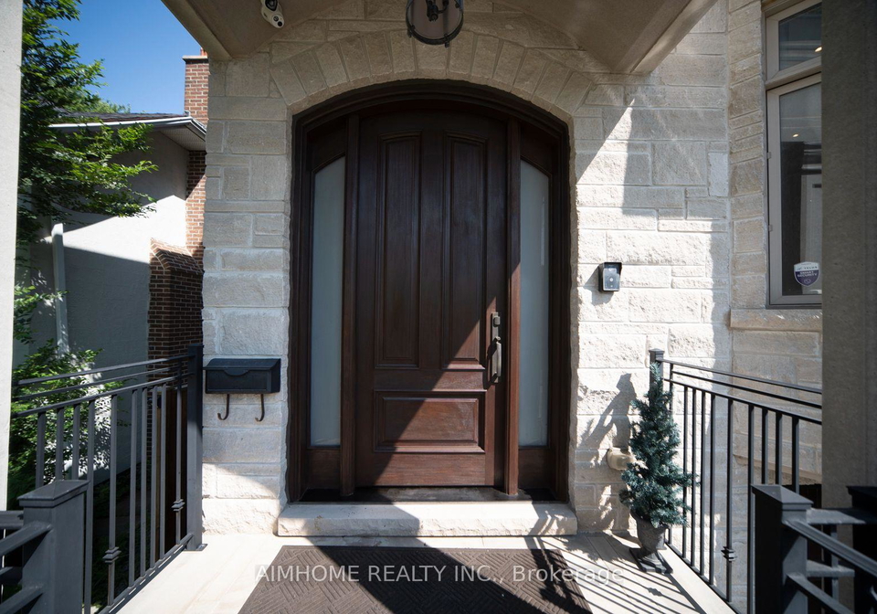 212-hollywood-avenue-toronto-north-york-ontario-c13605222