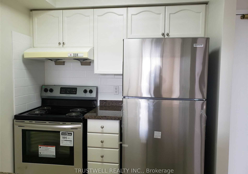 8-hillcrest-avenue-toronto-north-york-ontario-c13605472