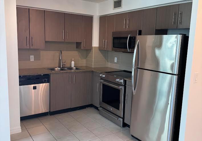 12-yonge-street-toronto-toronto-ontario-c13606020