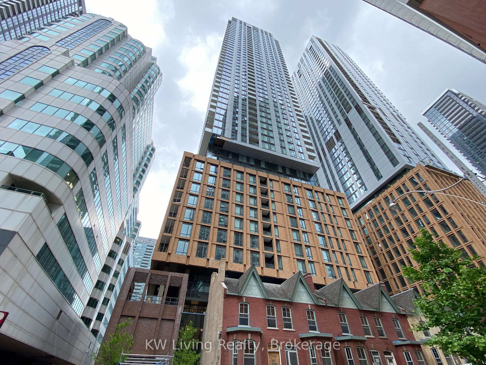 8-widmer-street-toronto-toronto-ontario-c13606094