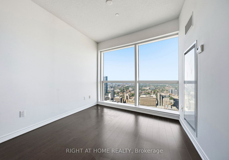 386-yonge-street-toronto-toronto-ontario-c13606260
