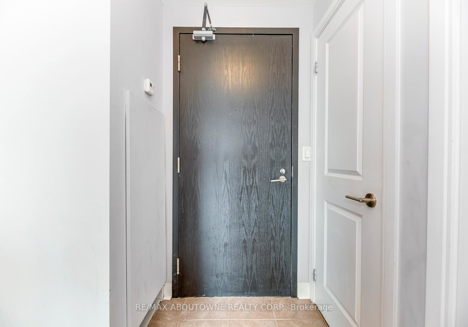 18-yorkville-avenue-toronto-toronto-ontario-c13606480