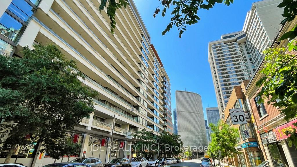111-elizabeth-street-toronto-toronto-ontario-c13606552