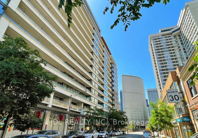 111-elizabeth-street-toronto-toronto-ontario-c13606552